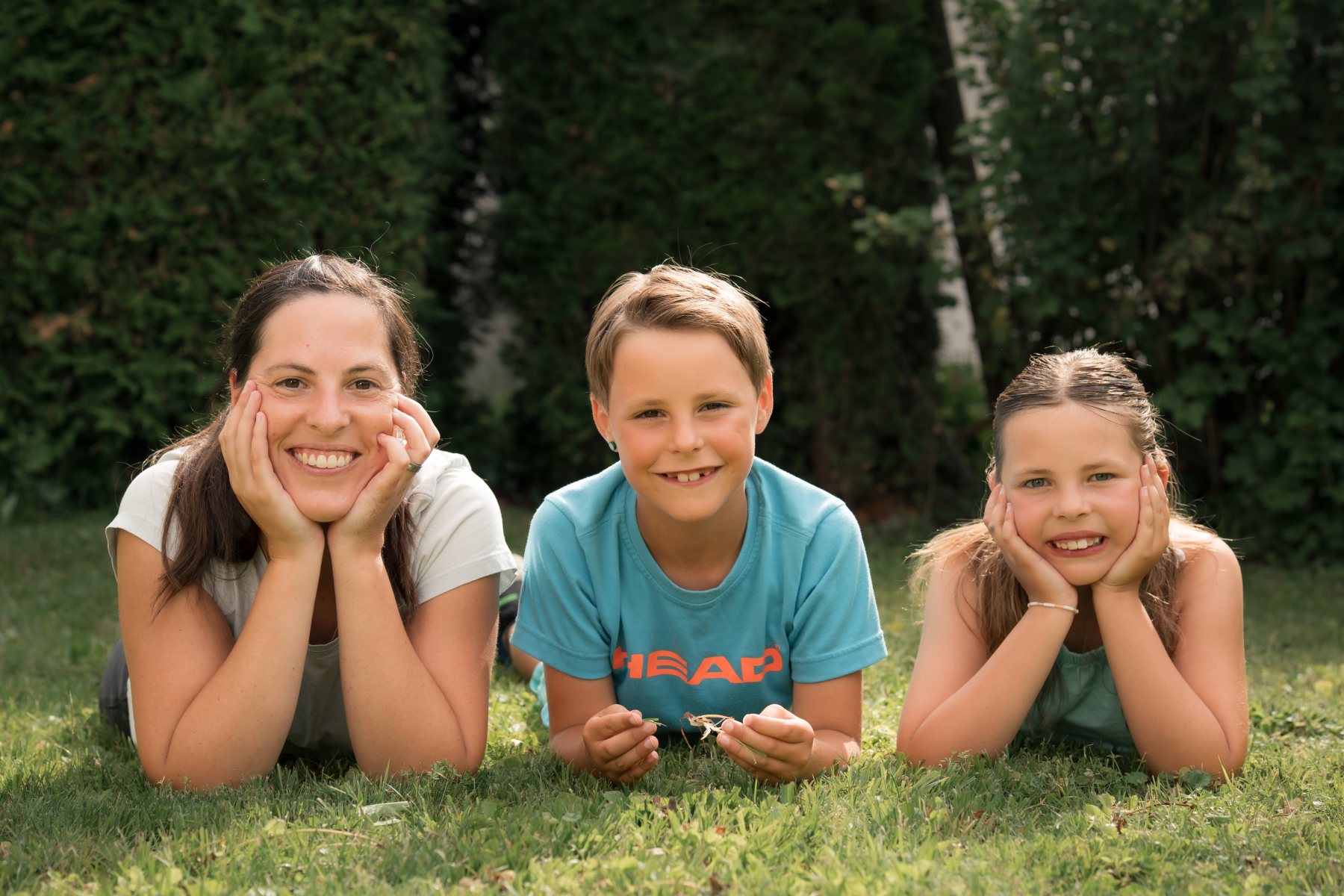  Authentische Familienfotos in der Ostschweiz mit natürlicher Stimmung